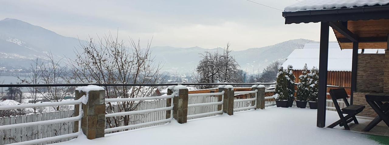 Casa Yla Villa Piatra Neamt Exterior photo