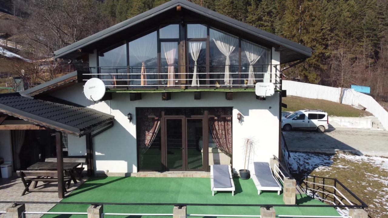 Casa Yla Villa Piatra Neamt Exterior photo